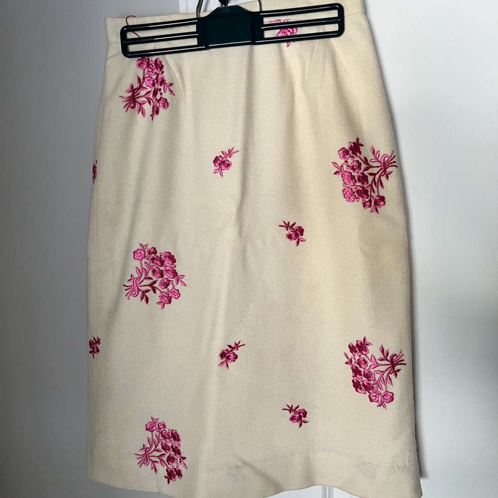 Vintage Cream Colored Wool Skirt with Pink Floral Embroidery 25” waist